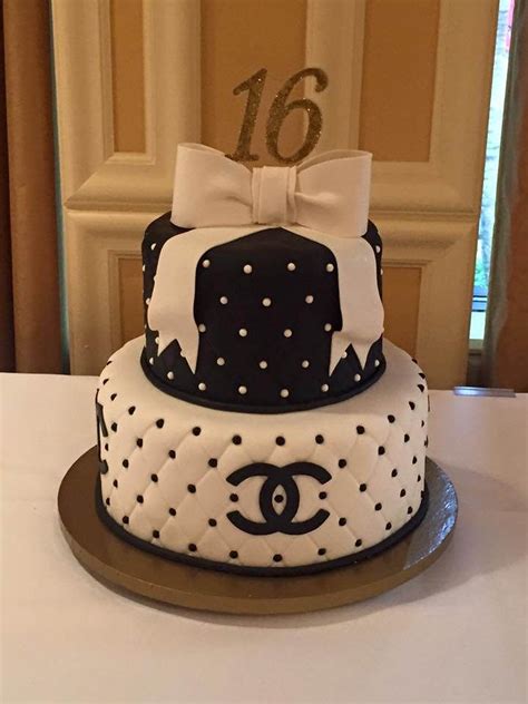 sweet 16 chanel cake|black and white chanel cake.